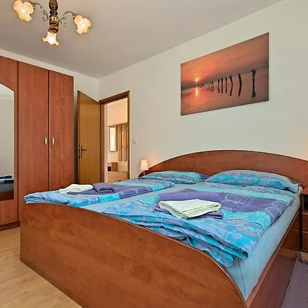 بيت للعطل House Nevenka