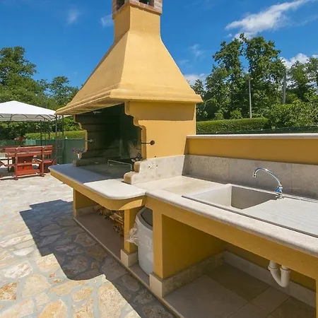 بيت للعطل House Nevenka *