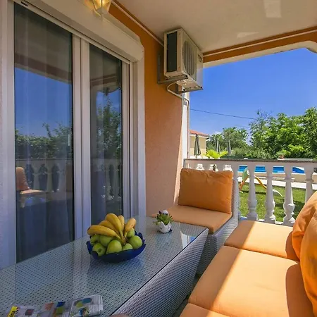 بيت للعطل House Nevenka بوريتش