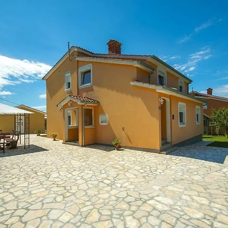 Сasa de vacaciones House Nevenka *